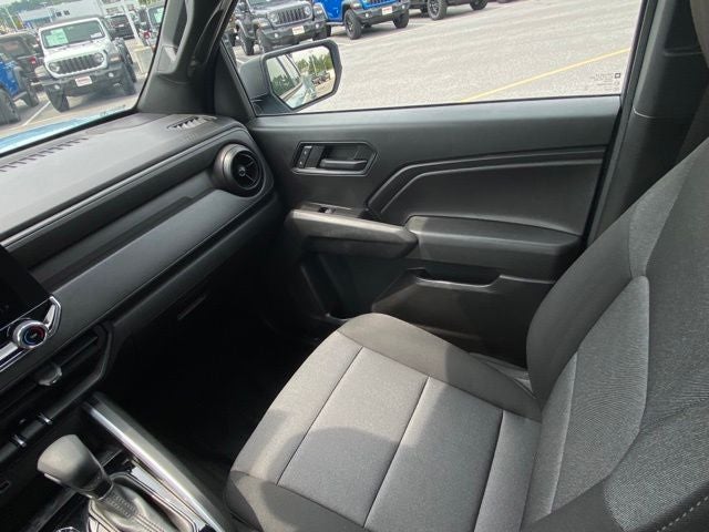 2025 Chevrolet Colorado 4WD WT