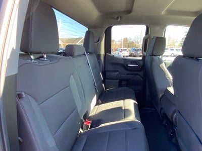 2024 Chevrolet Silverado 1500 4WD Double Cab Standard Bed Custom