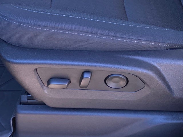 2024 Chevrolet Silverado 1500 4WD Double Cab Standard Bed Custom