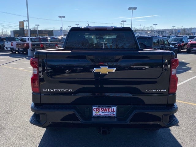 2024 Chevrolet Silverado 1500 4WD Double Cab Standard Bed Custom
