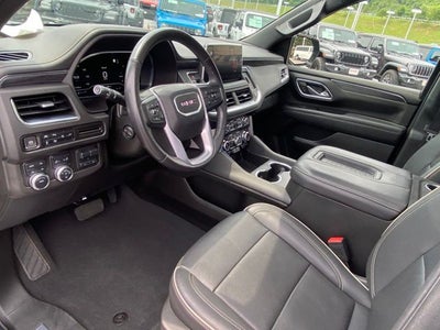 2022 GMC Yukon XL SLT