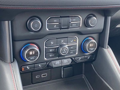 2022 Chevrolet Suburban 4WD RST