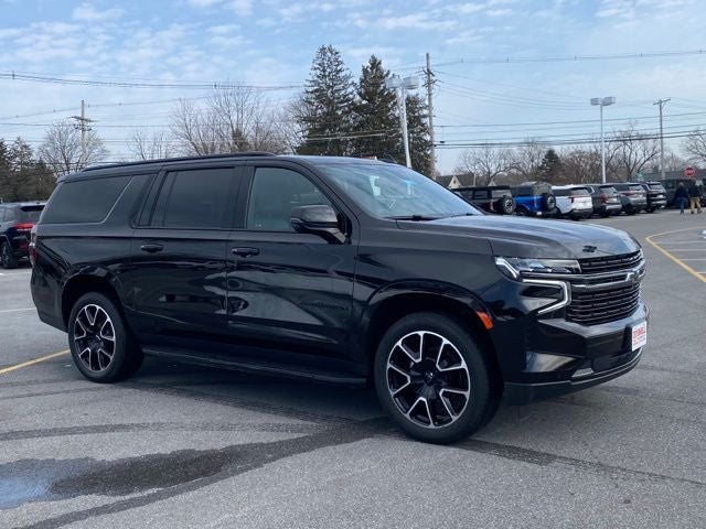2022 Chevrolet Suburban 4WD RST