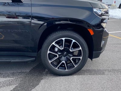 2022 Chevrolet Suburban 4WD RST