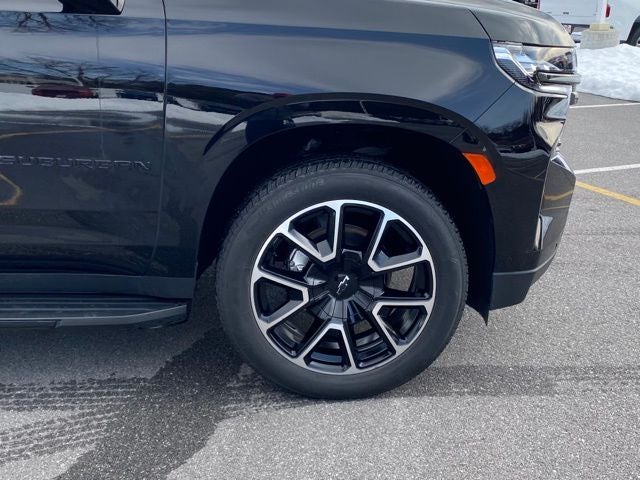 2022 Chevrolet Suburban 4WD RST