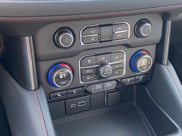 2024 Chevrolet Suburban 4WD RST