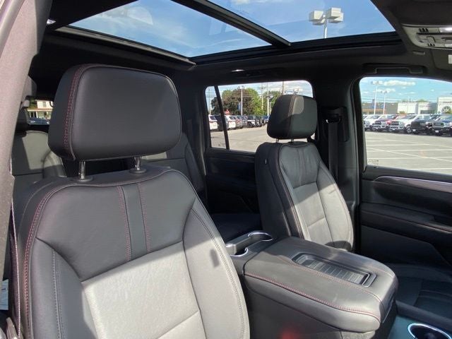 2024 Chevrolet Suburban 4WD RST