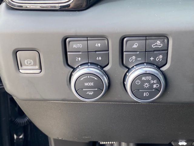 2023 GMC Sierra 1500 4WD Crew Cab Short Box AT4