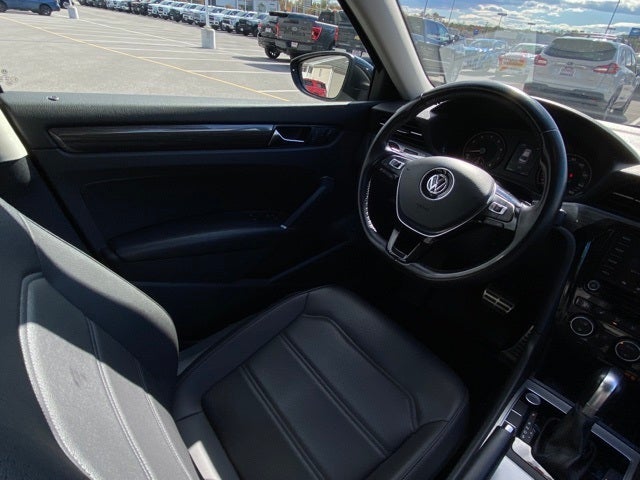 2020 Volkswagen Passat 2.0T R-Line