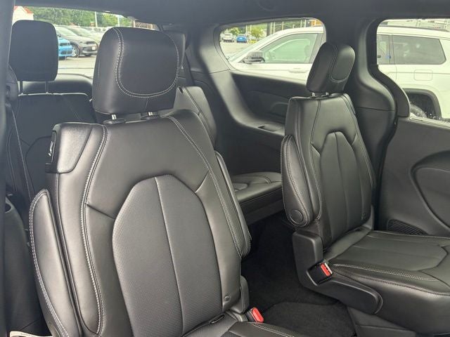 2027 Chrysler Pacifica PACIFICA SELECT