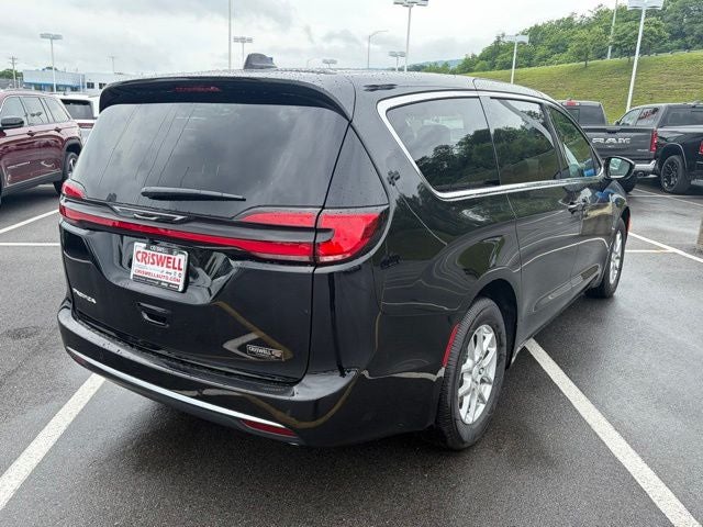 2027 Chrysler Pacifica PACIFICA SELECT