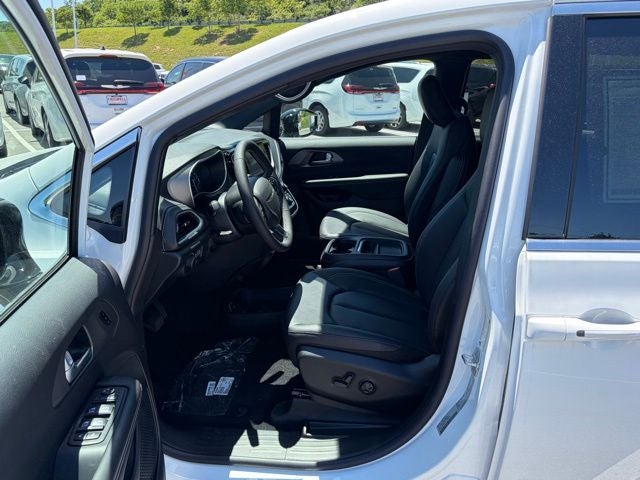 2027 Chrysler Pacifica PACIFICA SELECT