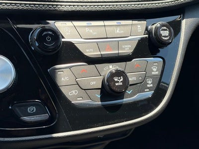 2027 Chrysler Pacifica PACIFICA SELECT
