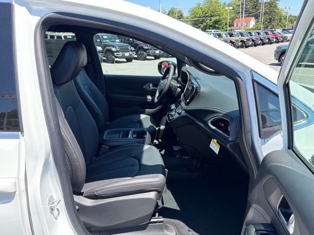 2027 Chrysler Pacifica PACIFICA SELECT