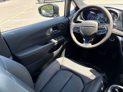 2027 Chrysler Pacifica PACIFICA SELECT