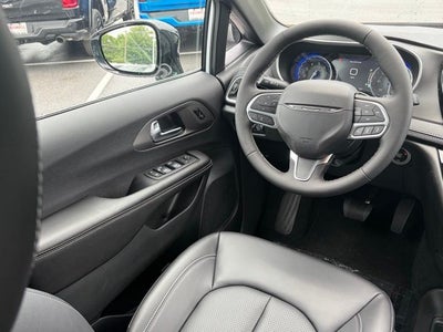 2027 Chrysler Pacifica PACIFICA SELECT