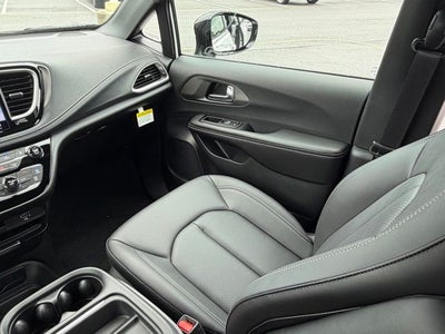 2027 Chrysler Pacifica PACIFICA SELECT