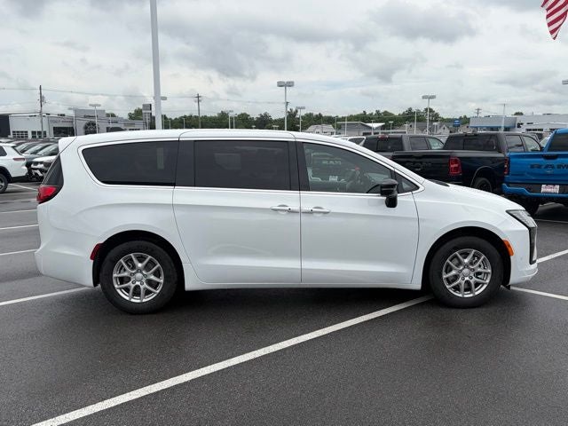 2027 Chrysler Pacifica PACIFICA SELECT