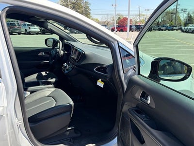 2026 Chrysler Voyager VOYAGER LX