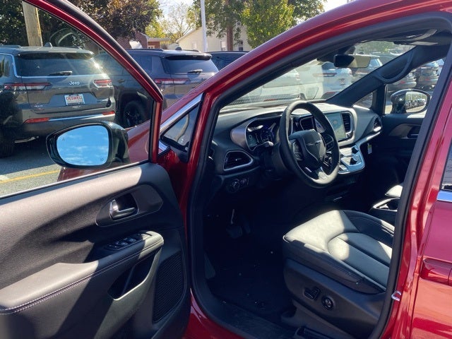 2026 Chrysler Voyager VOYAGER LX