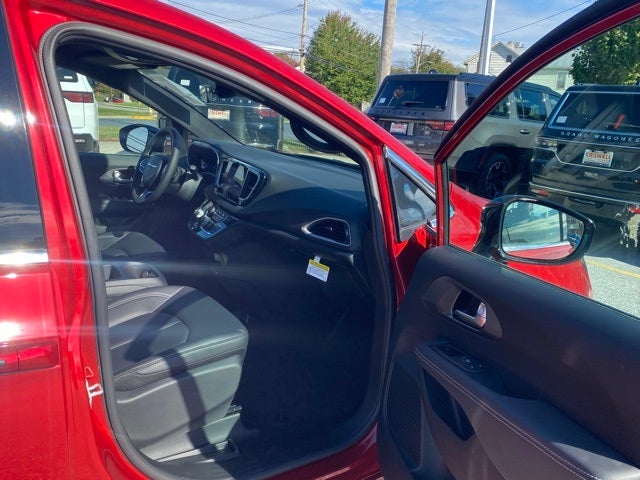 2026 Chrysler Voyager VOYAGER LX