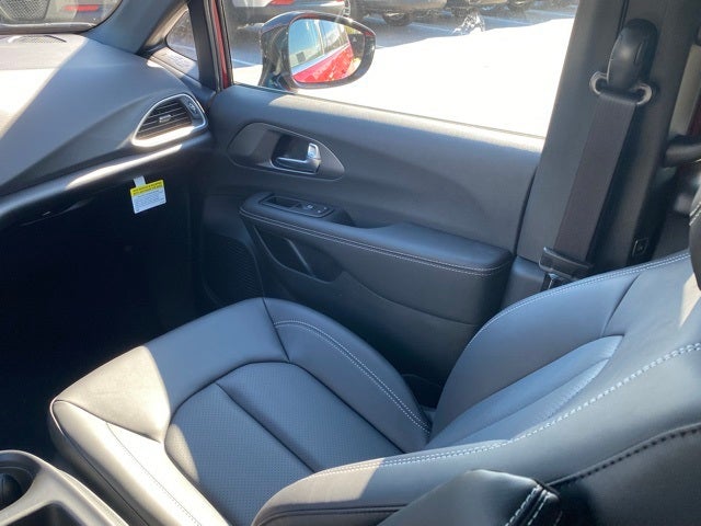 2026 Chrysler Voyager VOYAGER LX