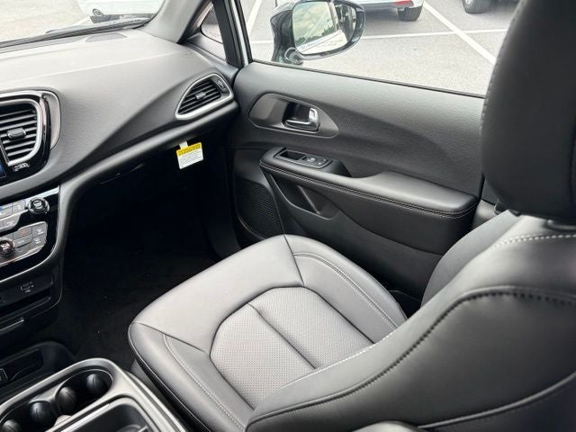 2027 Chrysler Pacifica PACIFICA LX