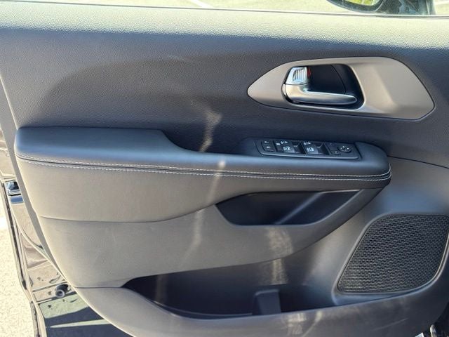 2027 Chrysler Pacifica PACIFICA LX