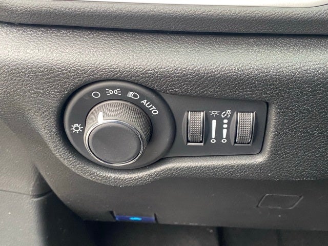 2026 Chrysler Voyager VOYAGER LX