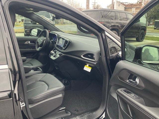 2026 Chrysler Voyager VOYAGER LX