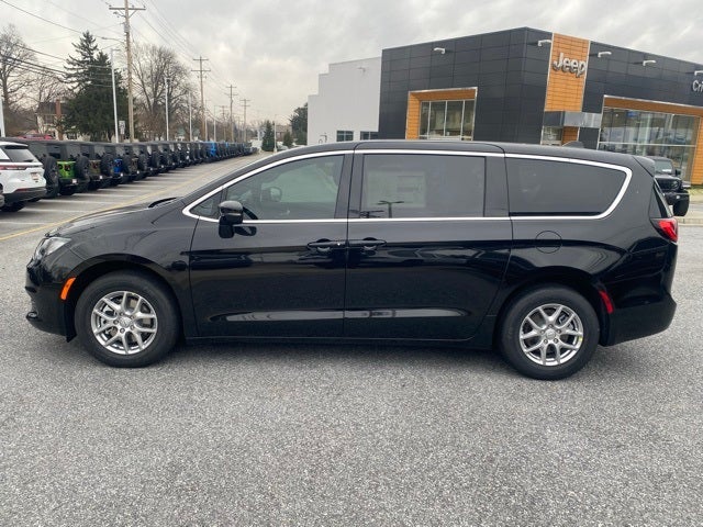 2026 Chrysler Voyager VOYAGER LX