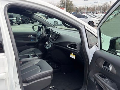 2026 Chrysler Voyager VOYAGER LX