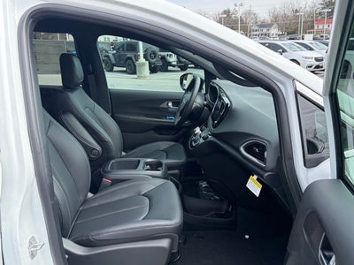 2026 Chrysler Voyager VOYAGER LX