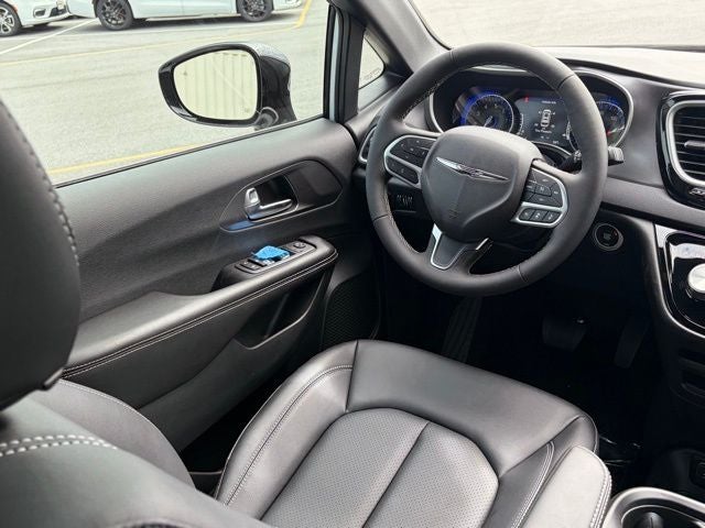 2026 Chrysler Voyager VOYAGER LX