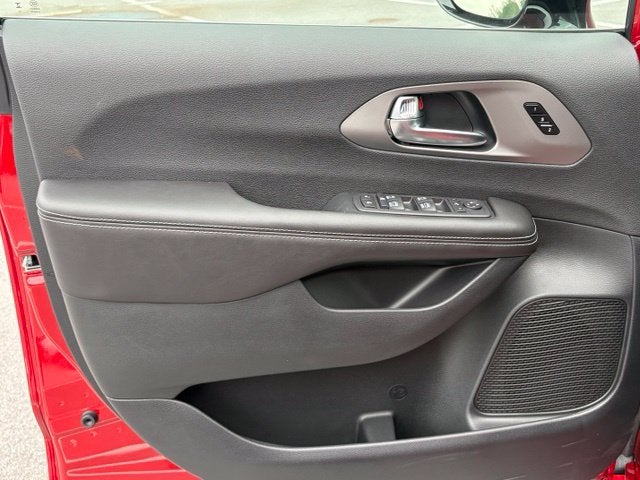 2027 Chrysler Pacifica PACIFICA LIMITED