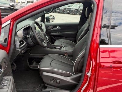2027 Chrysler Pacifica PACIFICA LIMITED