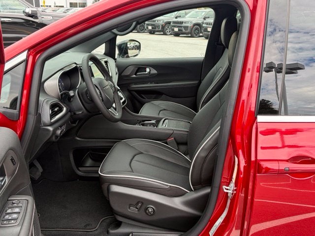 2027 Chrysler Pacifica PACIFICA LIMITED