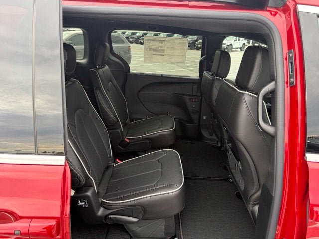 2027 Chrysler Pacifica PACIFICA LIMITED