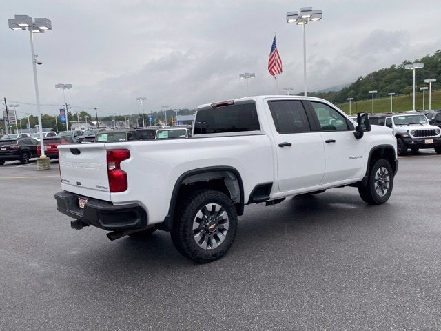 2022 Chevrolet Silverado 2500HD 4WD Crew Cab Standard Bed Custom