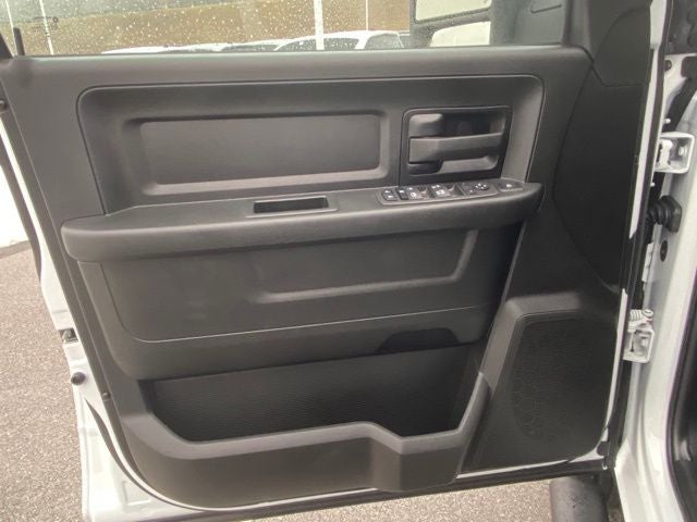 2024 RAM 3500 Tradesman Crew Cab 4x4 6'4' Box