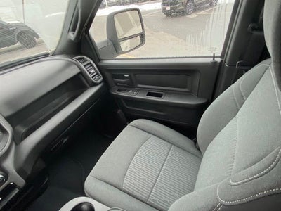 2024 RAM 3500 Tradesman Crew Cab 4x4 6'4' Box