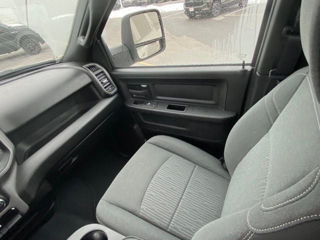 2024 RAM 3500 Tradesman Crew Cab 4x4 6'4' Box