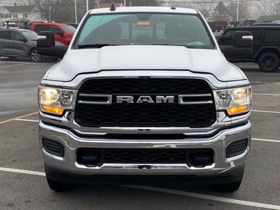 2024 RAM 3500 Tradesman Crew Cab 4x4 6'4' Box