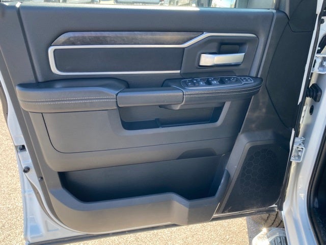 2024 RAM 3500 Big Horn Crew Cab 4x4 8' Box