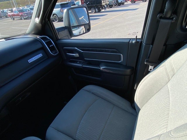 2024 RAM 3500 Big Horn Crew Cab 4x4 8' Box