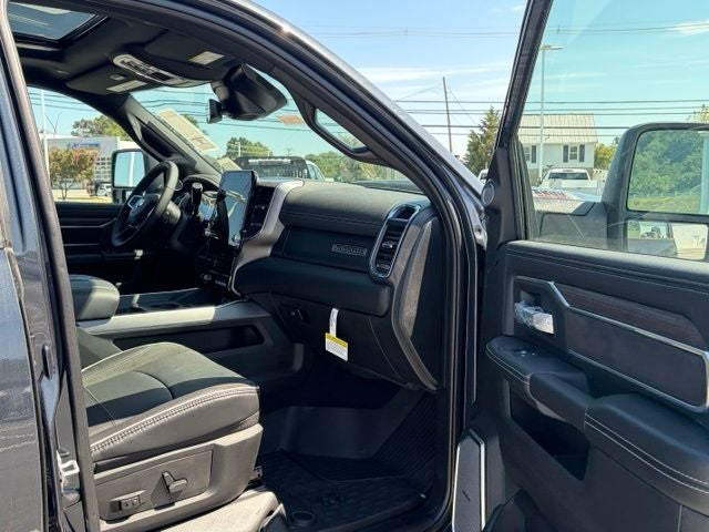 2027 RAM Ram 3500 RAM 3500 LARAMIE CREW CAB 4X4 8' BOX