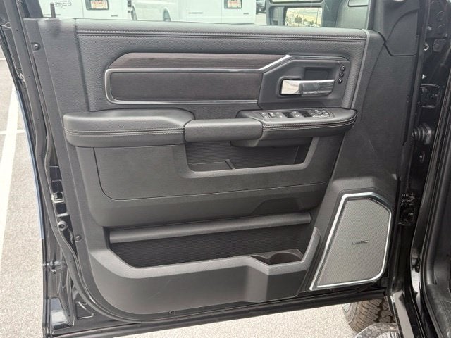 2027 RAM Ram 3500 RAM 3500 LARAMIE CREW CAB 4X4 8' BOX