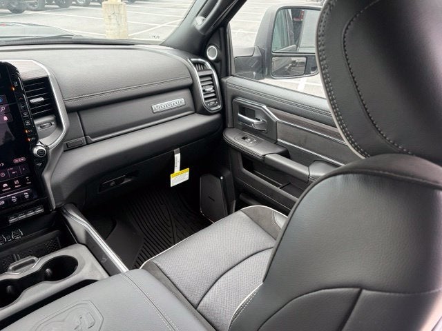 2027 RAM Ram 3500 RAM 3500 LARAMIE CREW CAB 4X4 8' BOX