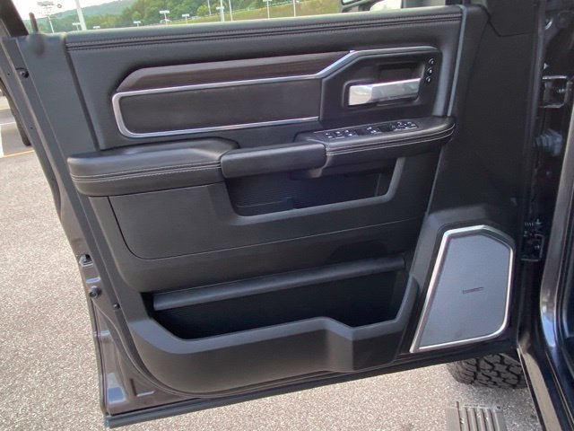 2025 RAM 3500 Laramie Crew Cab 4x4 8' Box