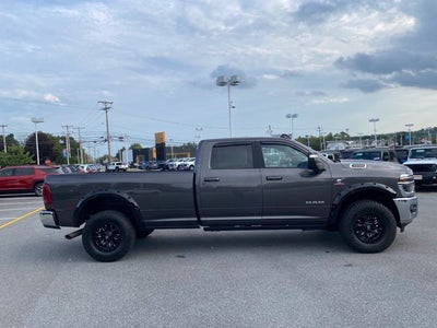 2025 RAM 3500 Laramie Crew Cab 4x4 8' Box